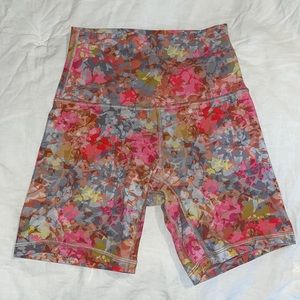 Lululemon align high-rise short 6”